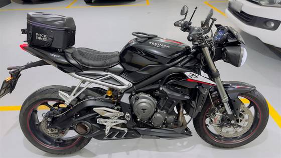 TRIUMPH STREET TRIPLE 765 RS 